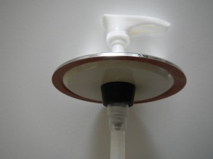 easy DIY project to make a mason jar soap or lotion dispenser